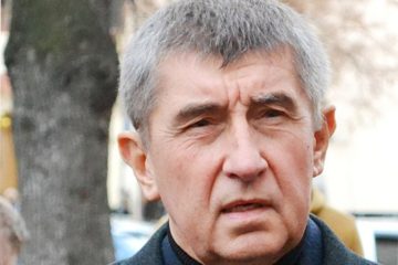 Babiš osvobozen, předvolební průzkumy se lámou